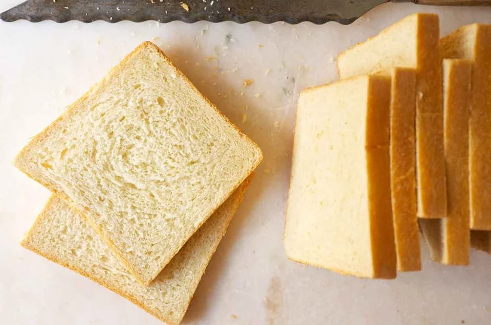 PAIN DE MIE MOYE