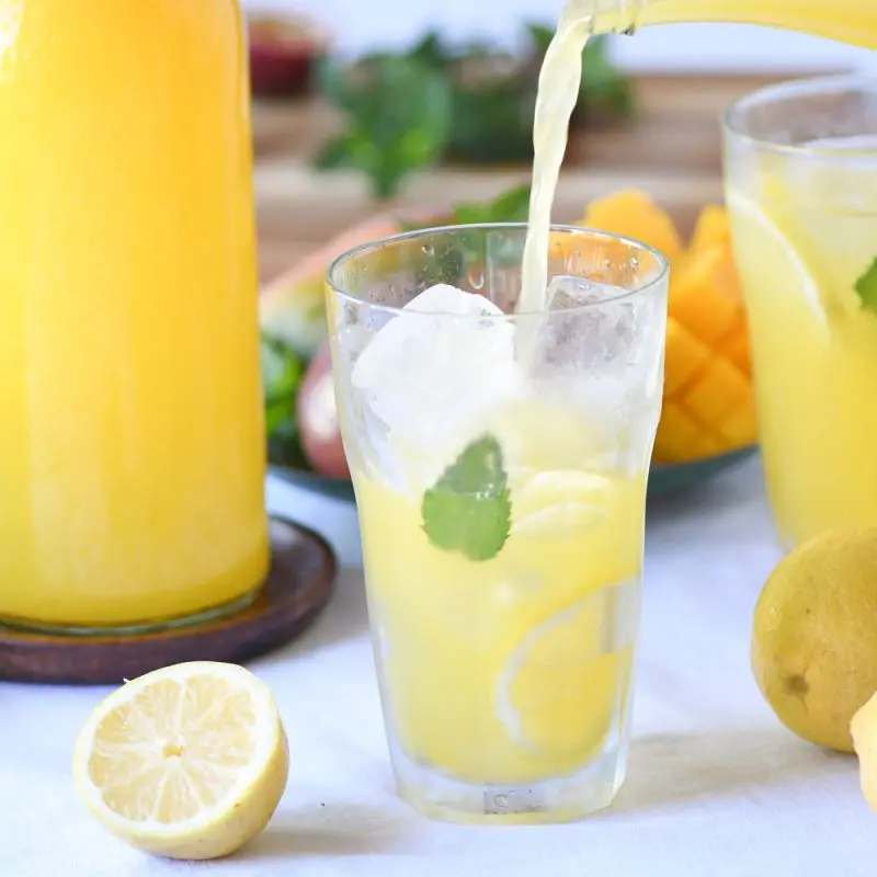 LIMONADE PASSION(jus de citron-sucre de canne-passion eau gageuse)