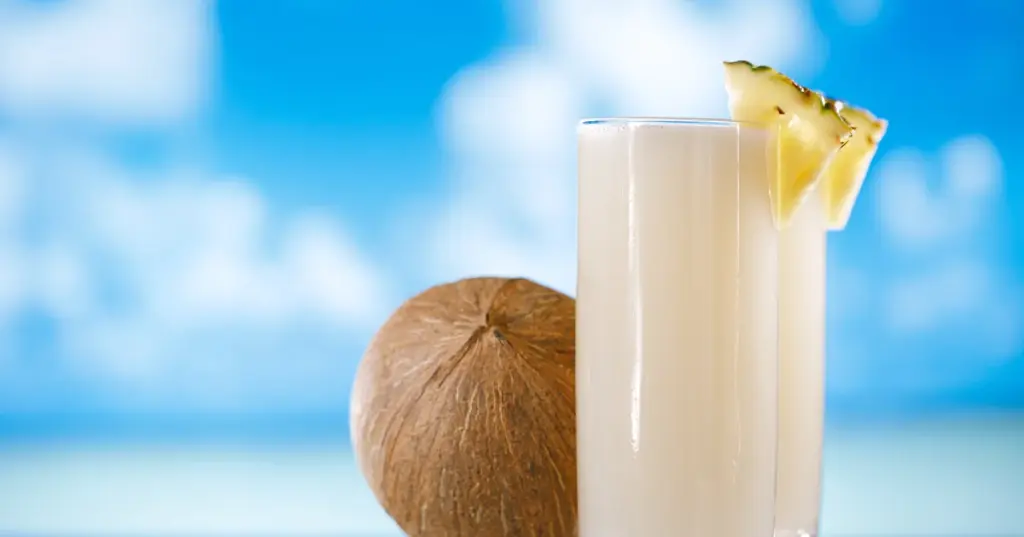 PINA COLADA(jus d'ananas-crème fraiche-sirop coco-lait)
