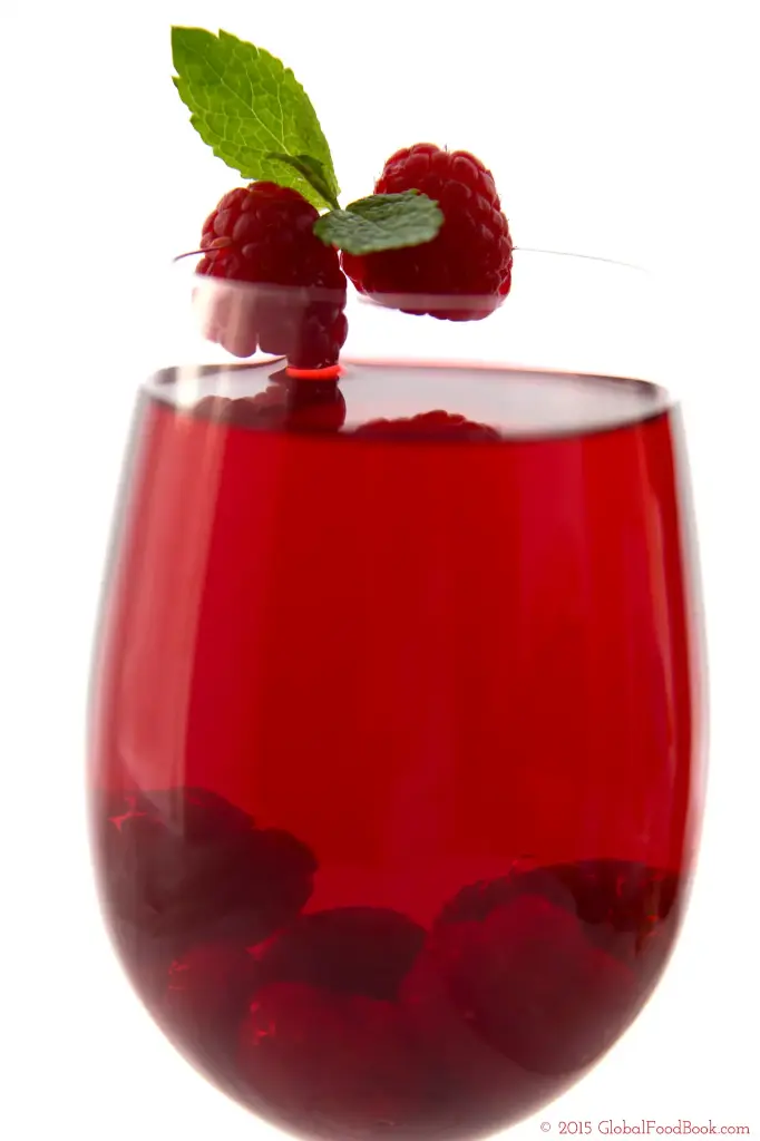 BA.MALIBA(jus de bissap-jus gingimbre-siro de fraise)