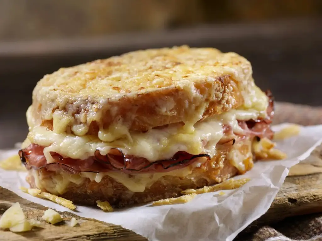CROQUE MONSIEUR & MADAME