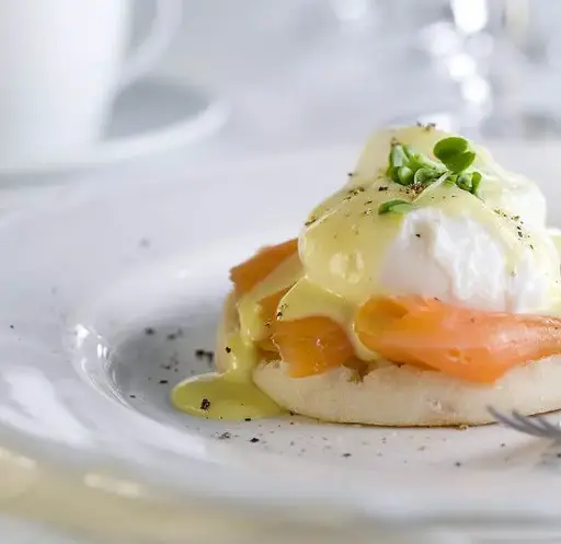 OEUF POCHE AU SAUMON