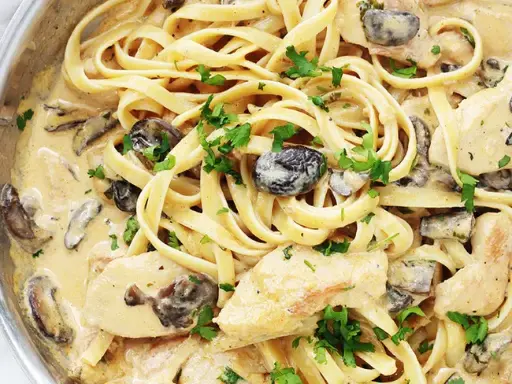 TAGLIATELLE AU POULET