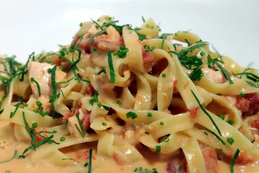 TAGLIATELLE AU SAUMON