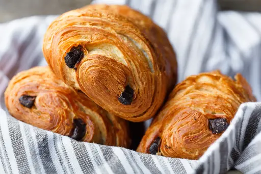 PAIN AU CHOCOLAT